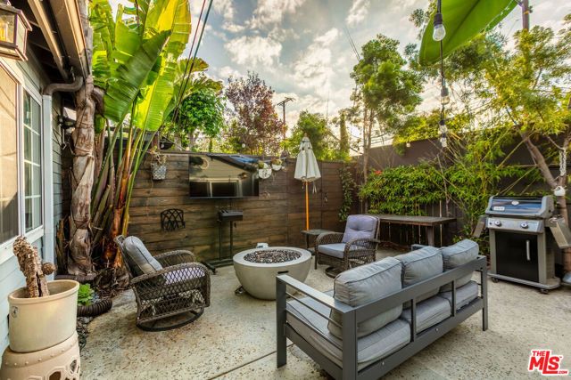 1016 Oakwood Avenue, Venice (los Angeles), CA 90291