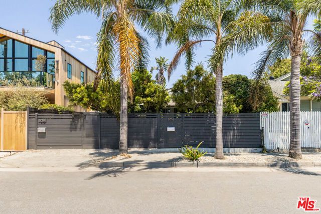 1016 Oakwood Avenue, Venice (los Angeles), CA 90291