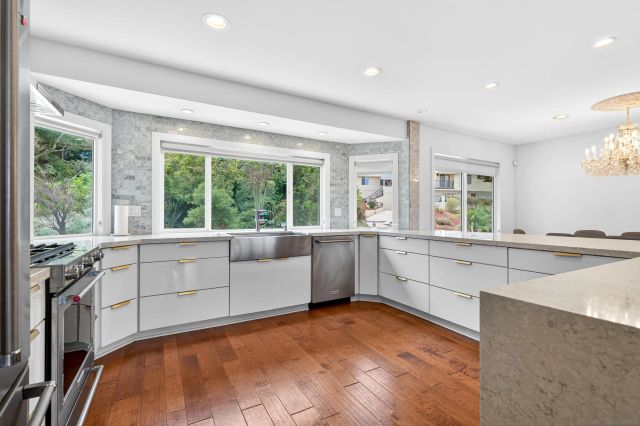7901 Avenida Kirjah, La Jolla, CA 92037
