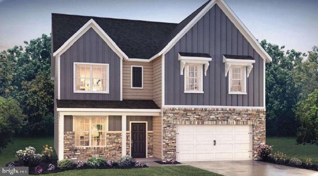 2096 GREGORY DR, Allentown, PA 18103
