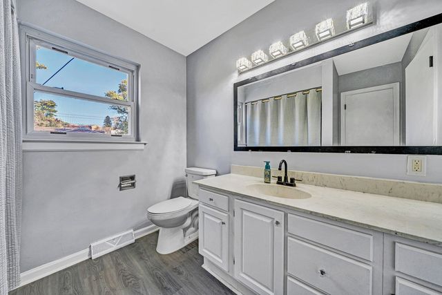 1633 Angus RD, Roanoke, VA 24017