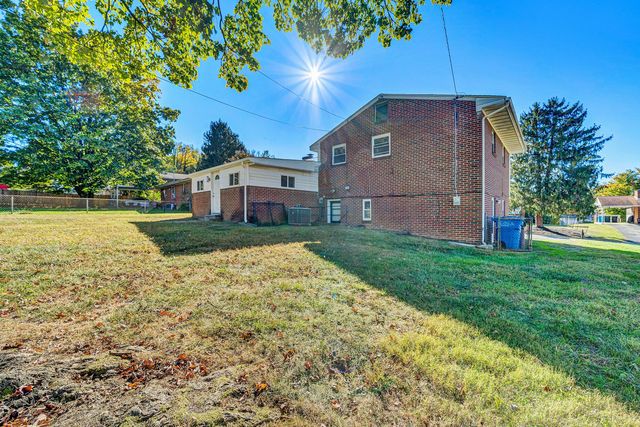 1633 Angus RD, Roanoke, VA 24017