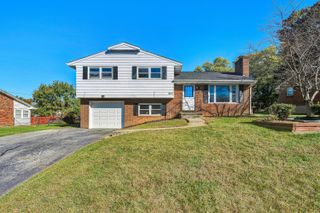 1633 Angus RD, Roanoke, VA 24017