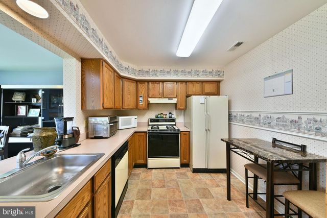 14 NUTMEG PL, Newtown, PA 18940