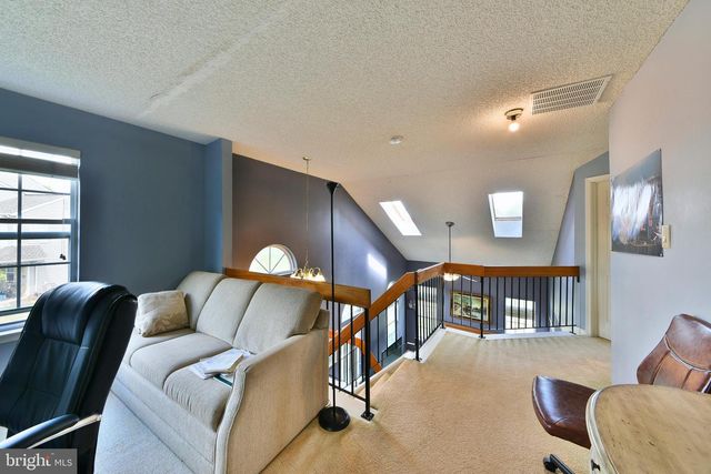 14 NUTMEG PL, Newtown, PA 18940