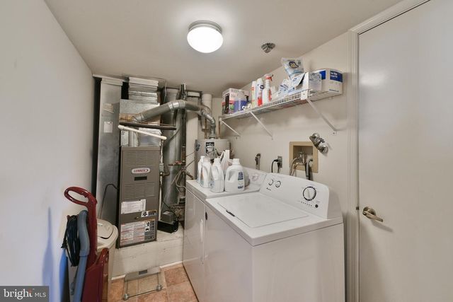 14 NUTMEG PL, Newtown, PA 18940