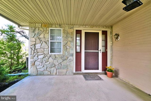 14 NUTMEG PL, Newtown, PA 18940