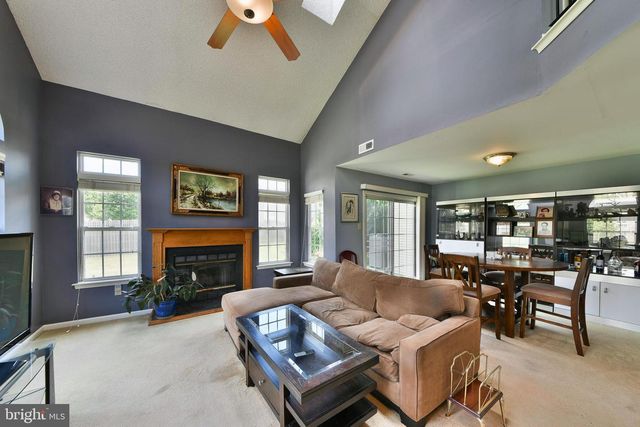 14 NUTMEG PL, Newtown, PA 18940