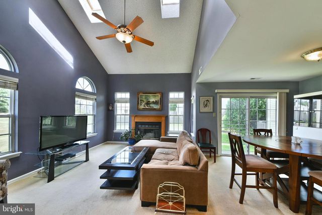14 NUTMEG PL, Newtown, PA 18940