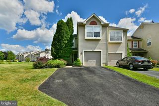 14 NUTMEG PL, Newtown, PA 18940