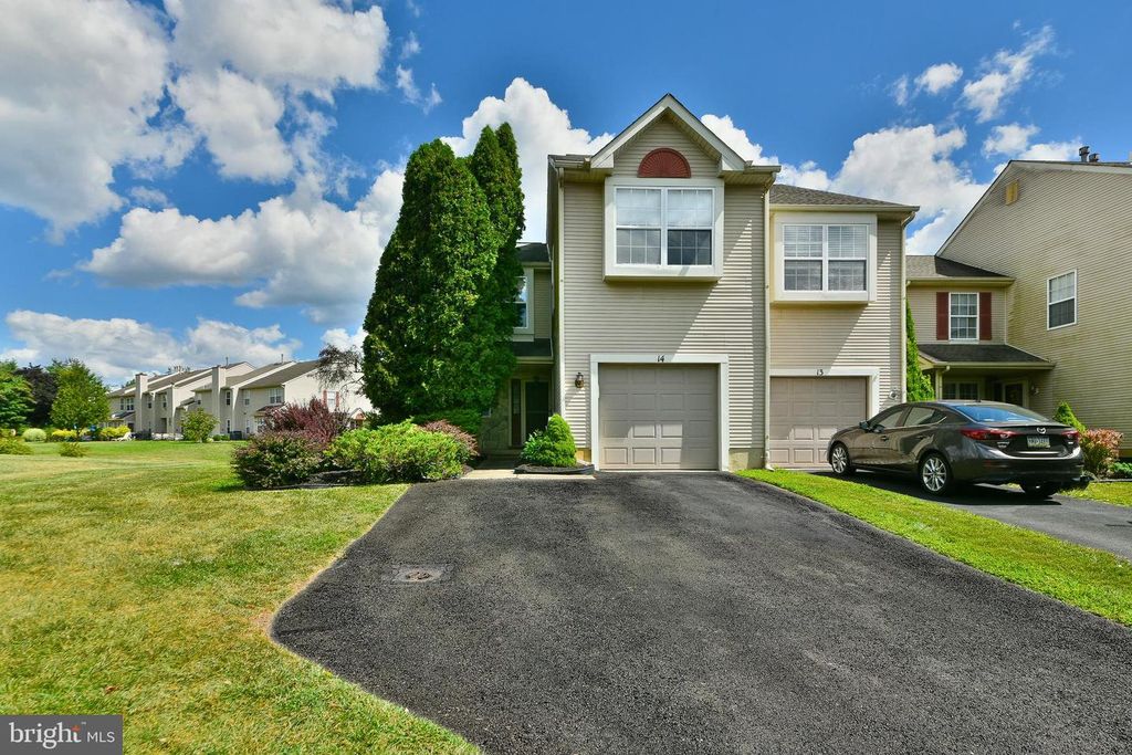 14 NUTMEG PL, Newtown, PA 18940