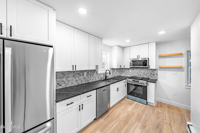 204 3rd Ave Extension, East Greenbush, NY 12144