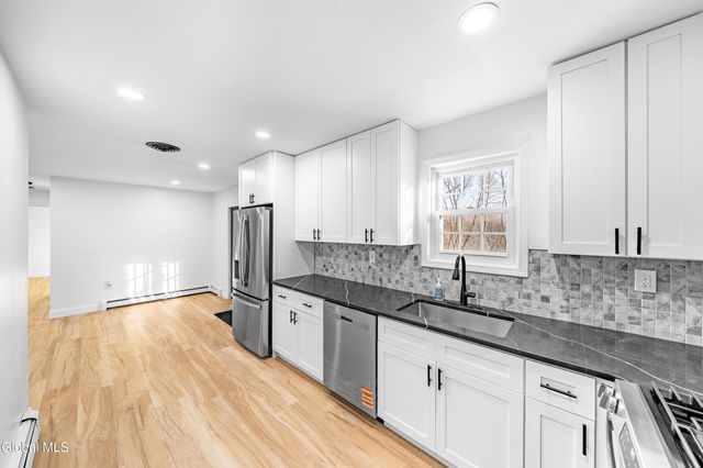 204 3rd Ave Extension, East Greenbush, NY 12144