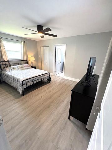 1401 NW 75th Terrace, Plantation, FL 33313