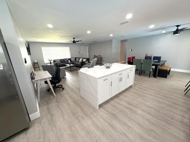 1401 NW 75th Terrace, Plantation, FL 33313