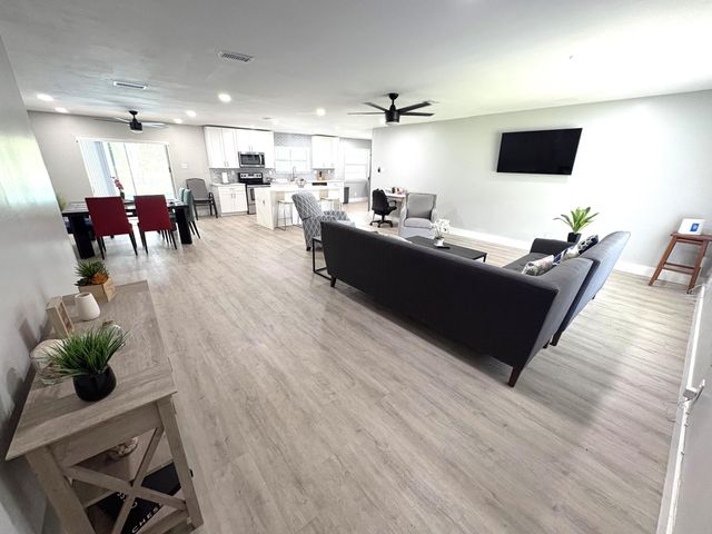 1401 NW 75th Terrace, Plantation, FL 33313