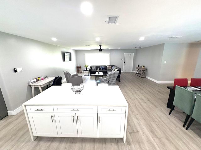 1401 NW 75th Terrace, Plantation, FL 33313