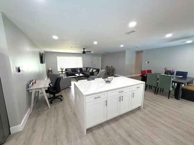 1401 NW 75th Terrace, Plantation, FL 33313