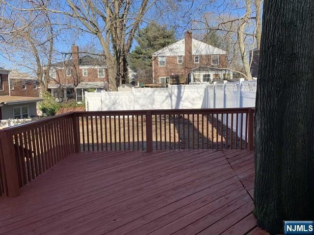 121 Longview, Leonia, NJ 07024