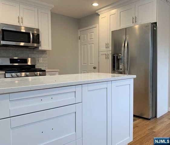 121 Longview, Leonia, NJ 07024