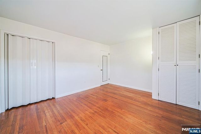 50 Knolls Road, Bloomingdale, NJ 07403