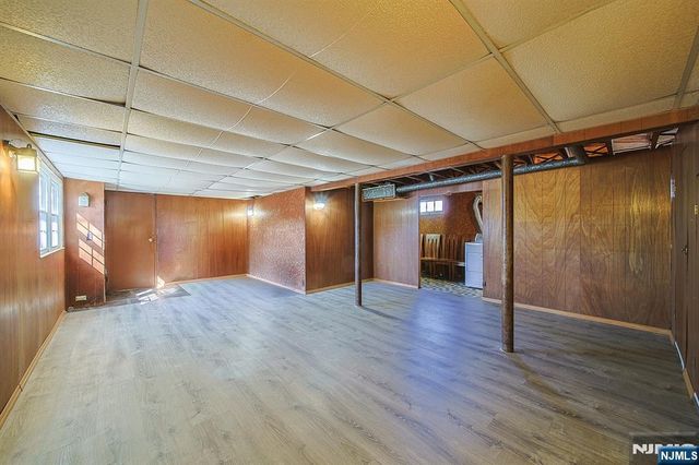 50 Knolls Road, Bloomingdale, NJ 07403