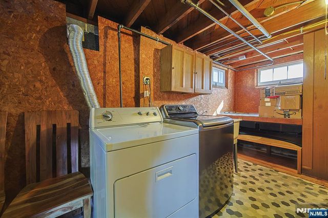 50 Knolls Road, Bloomingdale, NJ 07403