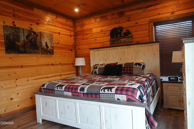 3226 White Falcon Way, Pigeon Forge, TN 37862