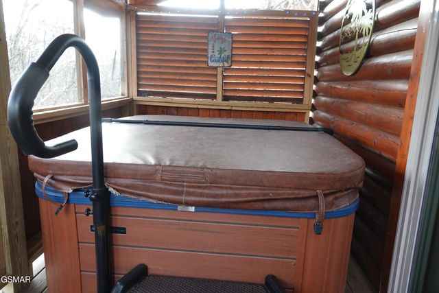 3226 White Falcon Way, Pigeon Forge, TN 37862