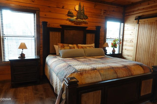 3226 White Falcon Way, Pigeon Forge, TN 37862