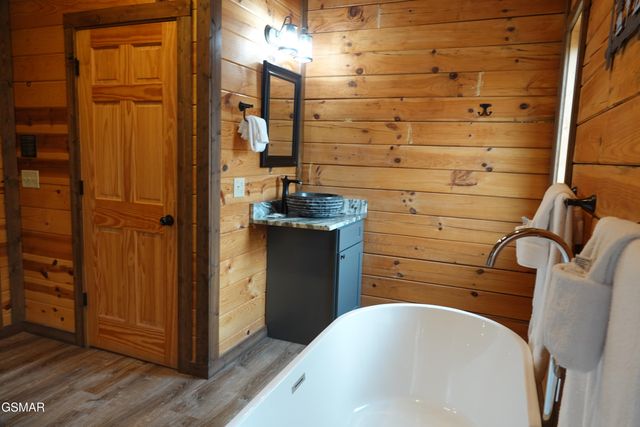 3226 White Falcon Way, Pigeon Forge, TN 37862