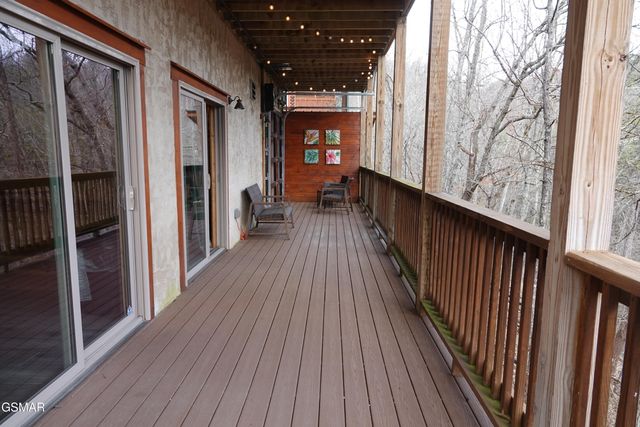 3226 White Falcon Way, Pigeon Forge, TN 37862