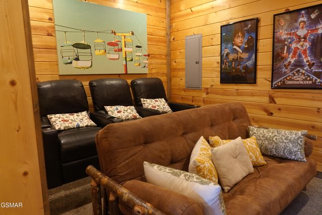 3226 White Falcon Way, Pigeon Forge, TN 37862