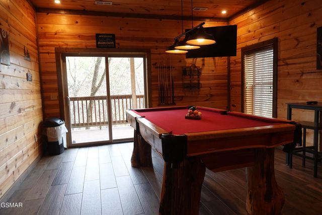 3226 White Falcon Way, Pigeon Forge, TN 37862