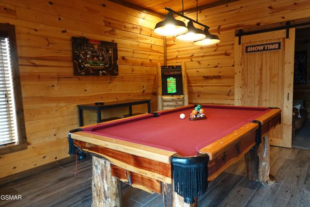 3226 White Falcon Way, Pigeon Forge, TN 37862