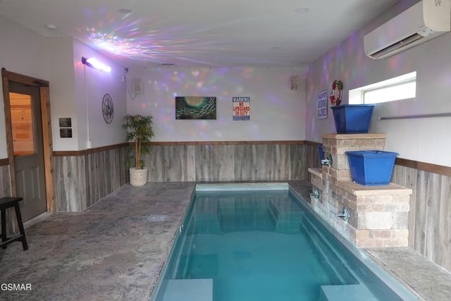 3226 White Falcon Way, Pigeon Forge, TN 37862