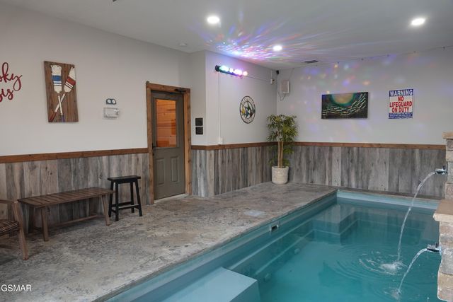 3226 White Falcon Way, Pigeon Forge, TN 37862