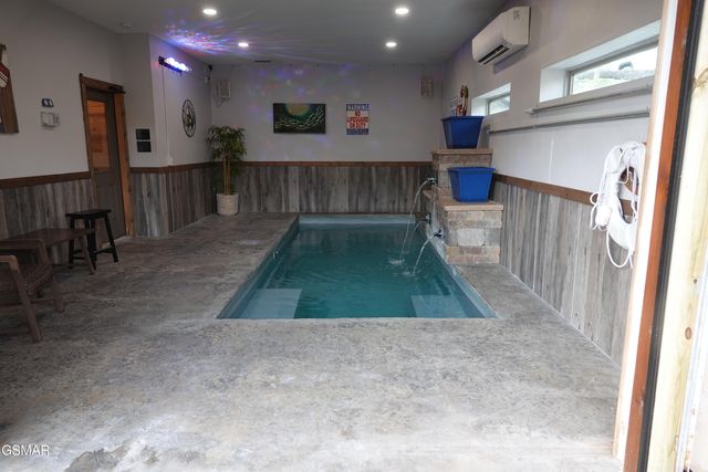 3226 White Falcon Way, Pigeon Forge, TN 37862