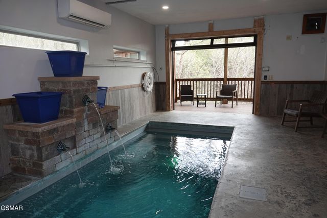 3226 White Falcon Way, Pigeon Forge, TN 37862