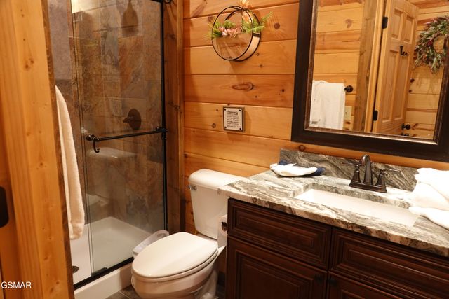 3226 White Falcon Way, Pigeon Forge, TN 37862