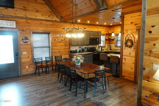 3226 White Falcon Way, Pigeon Forge, TN 37862