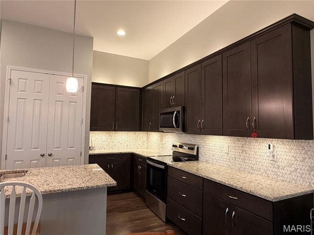 208 Willow Ridge Court, Eureka, MO 63025