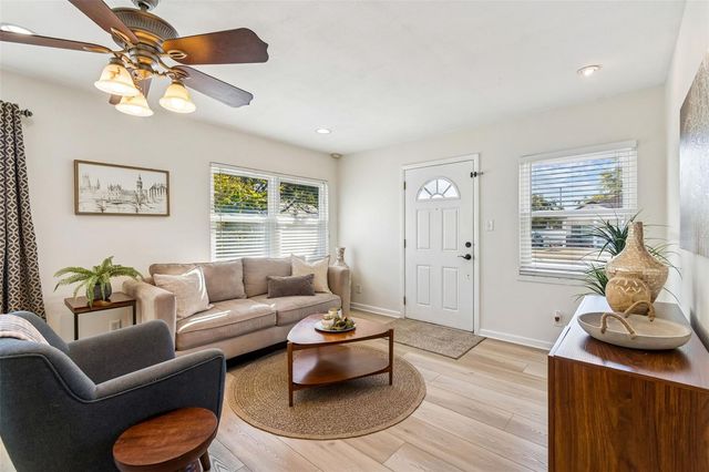 4001 8TH AVENUE N, St Petersburg, FL 33713