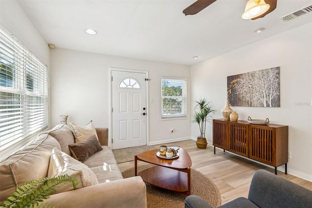 4001 8TH AVENUE N, St Petersburg, FL 33713