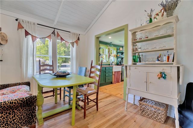 512 E Buchanan Street, Prairie Grove, AR 72753