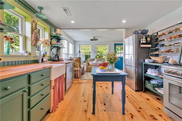 512 E Buchanan Street, Prairie Grove, AR 72753
