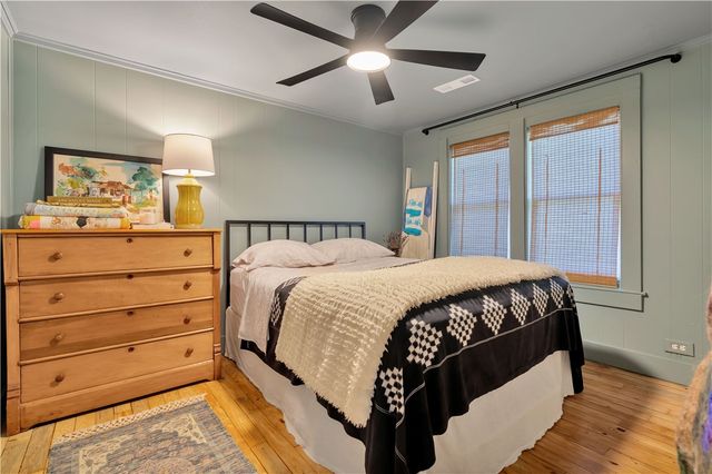 512 E Buchanan Street, Prairie Grove, AR 72753