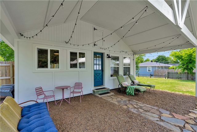 512 E Buchanan Street, Prairie Grove, AR 72753