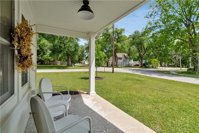 512 E Buchanan Street, Prairie Grove, AR 72753