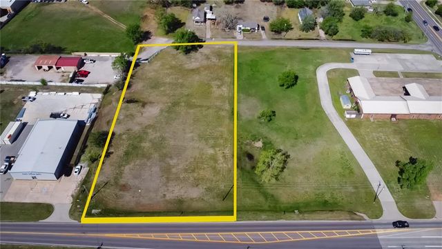2097 S Eastern Avenue, Moore, OK 73160